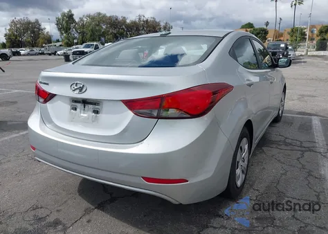 2016 Hyundai Elantra Se z USA, uszkodzony, nr VIN 5NPDH4AE3GH715508